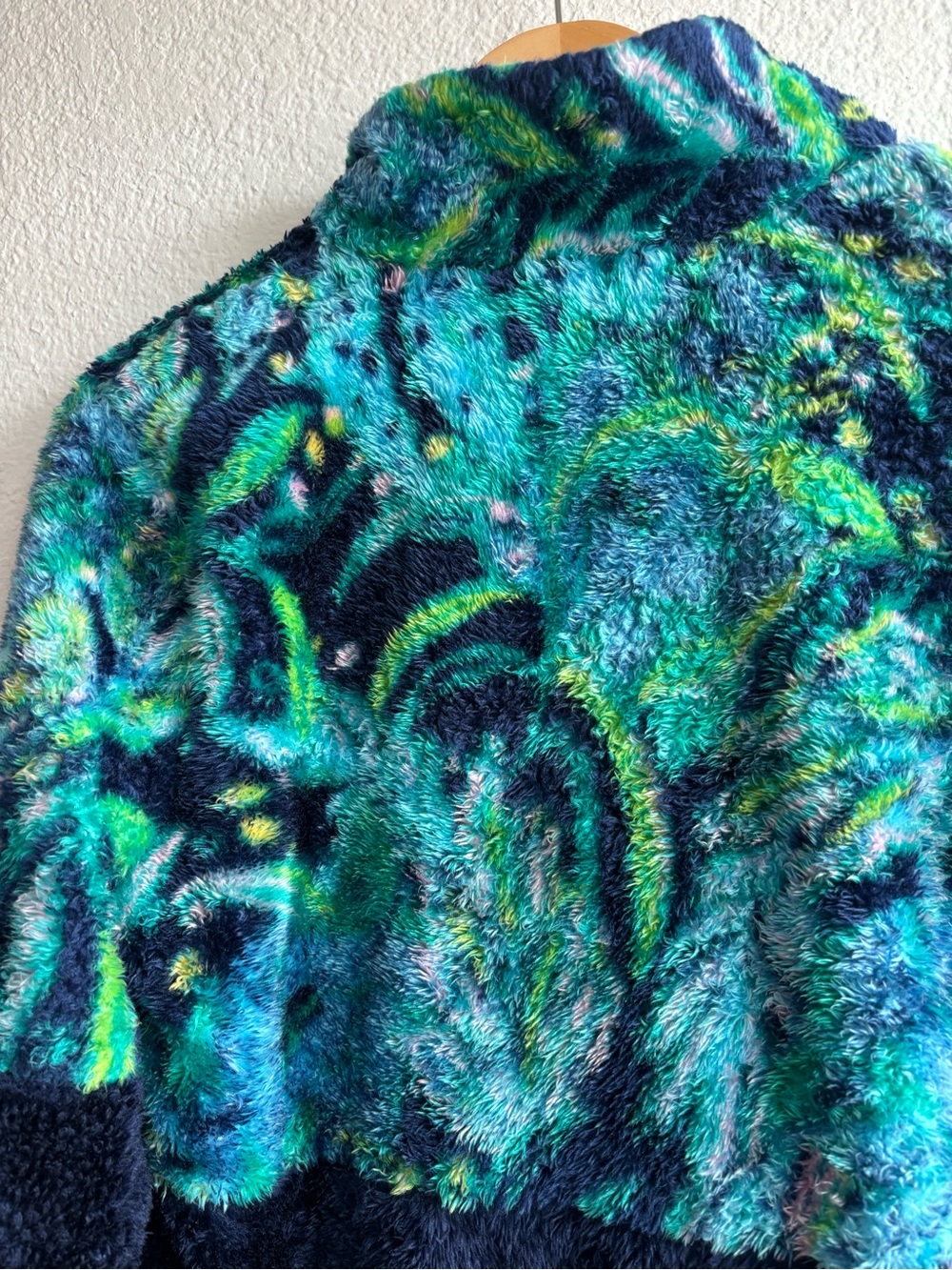 Lilly Pulitzer Keala Sherpa Popover Top Hoodie Low Tide Navy Catty Medium - Picture 8 of 8